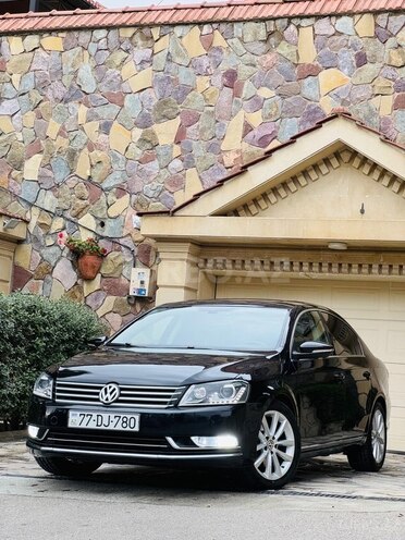Volkswagen Passat 2014, 240,000 km - 1.8 л - Bakı