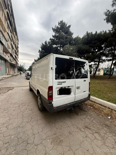 Ford Transit-6