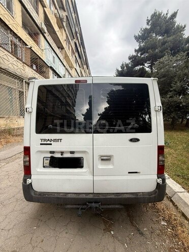 Ford Transit-5