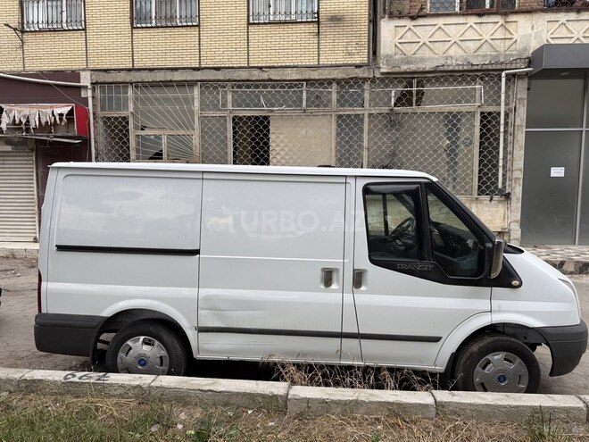 Ford Transit-3