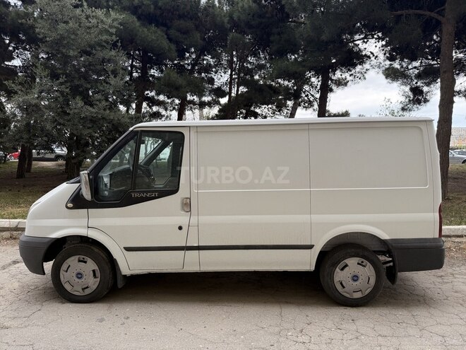 Ford Transit-7