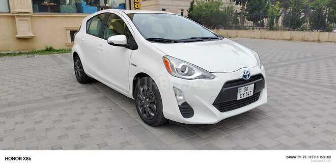 Toyota Prius C 2015, 216,205 km - 1.5 л - Sumqayıt