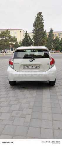 Toyota Prius C 2015, 216,205 km - 1.5 л - Sumqayıt