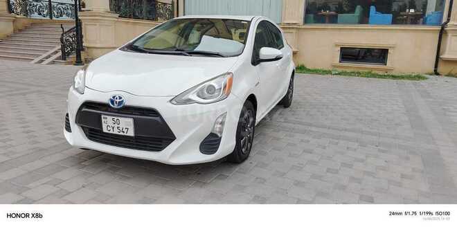 Toyota Prius C 2015, 216,205 km - 1.5 л - Sumqayıt
