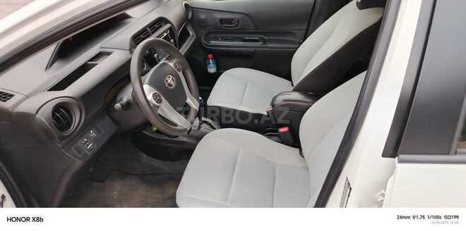 Toyota Prius C 2015, 216,205 km - 1.5 л - Sumqayıt