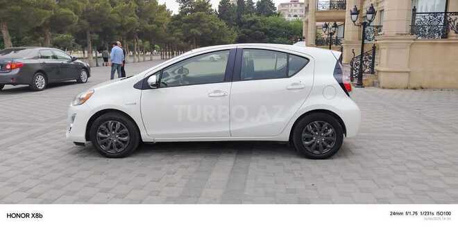 Toyota Prius C 2015, 216,205 km - 1.5 л - Sumqayıt