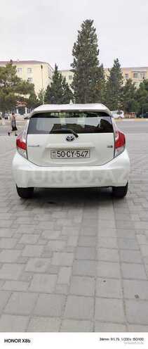 Toyota Prius C 2015, 216,205 km - 1.5 л - Sumqayıt