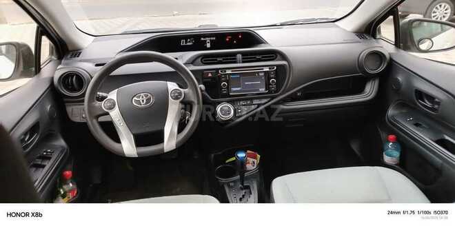 Toyota Prius C 2015, 216,205 km - 1.5 л - Sumqayıt