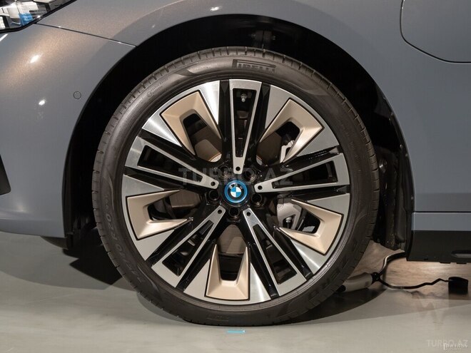 BMW i5-6