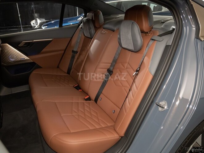 BMW i5-9