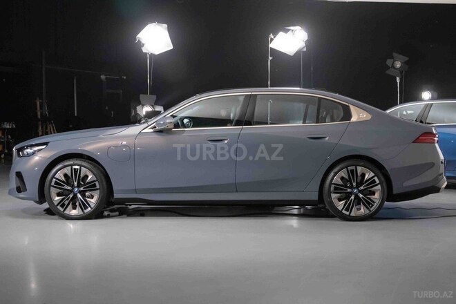 BMW i5-2