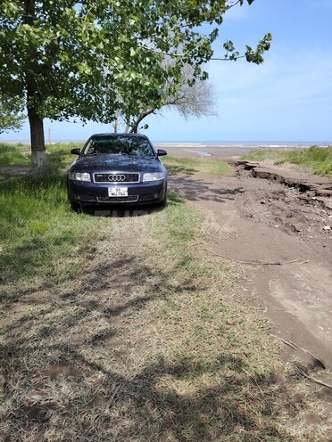Audi A4 2003, 580,000 km - 1.8 л - Xaçmaz