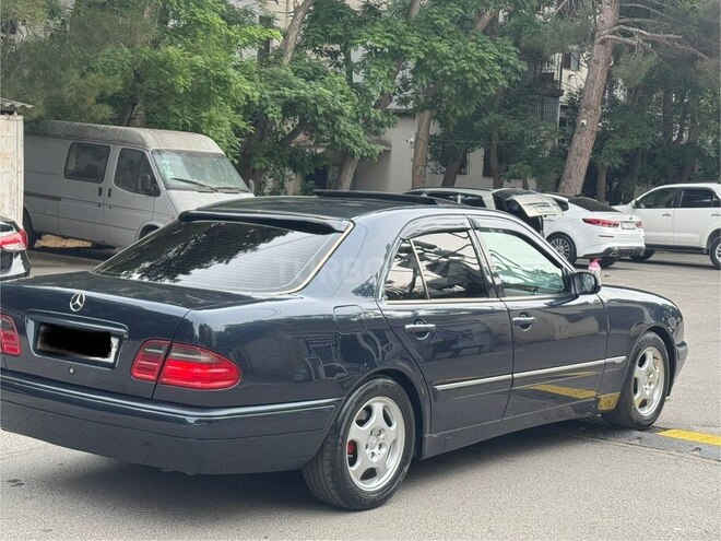 Mercedes E 240 1999, 252,555 km - 2.6 l - Bakı