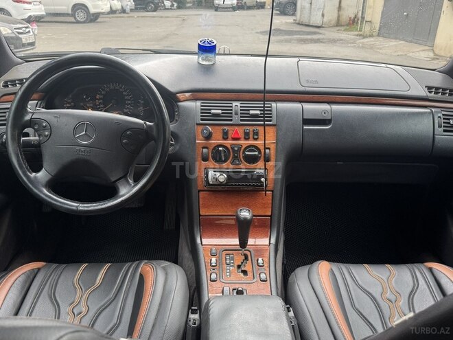 Mercedes E 240 1999, 252,555 km - 2.6 l - Bakı