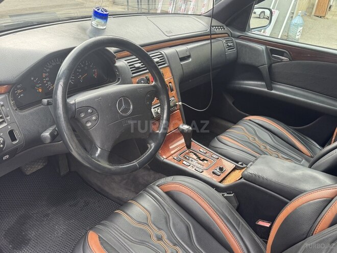 Mercedes E 240 1999, 252,555 km - 2.6 l - Bakı