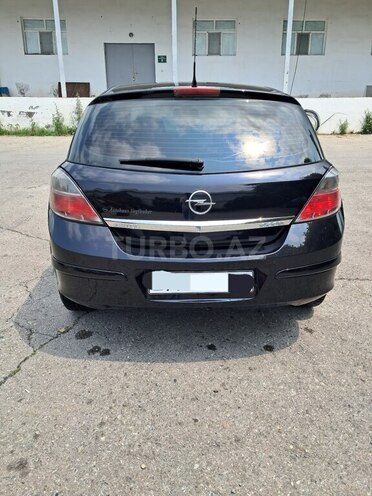 Opel Astra 2009, 207,800 km - 1.4 l - Şəki