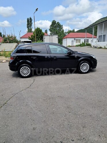 Opel Astra 2009, 207,800 km - 1.4 l - Şəki