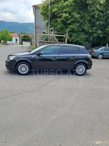 Opel Astra 2009, 207,800 km - 1.4 l - Şəki