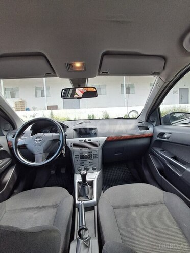 Opel Astra 2009, 207,800 km - 1.4 l - Şəki