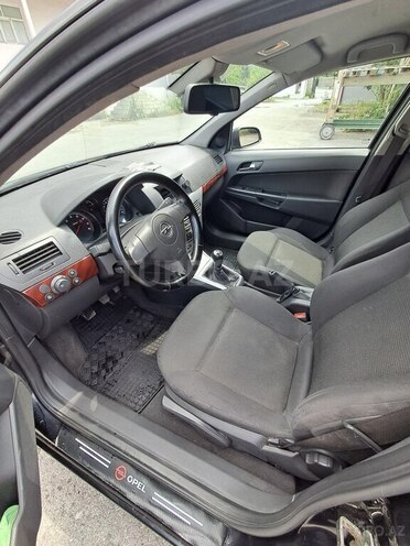 Opel Astra 2009, 207,800 km - 1.4 l - Şəki