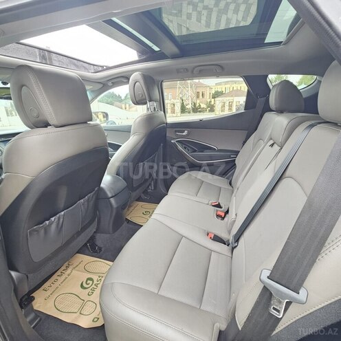 Hyundai Santa Fe-15
