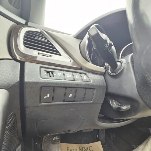 Hyundai Santa Fe-20