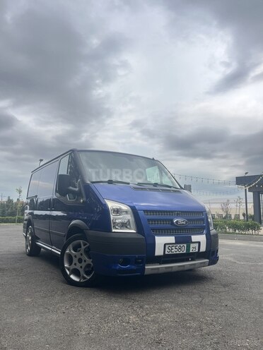 Ford Transit-4