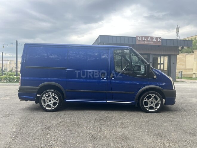 Ford Transit-6