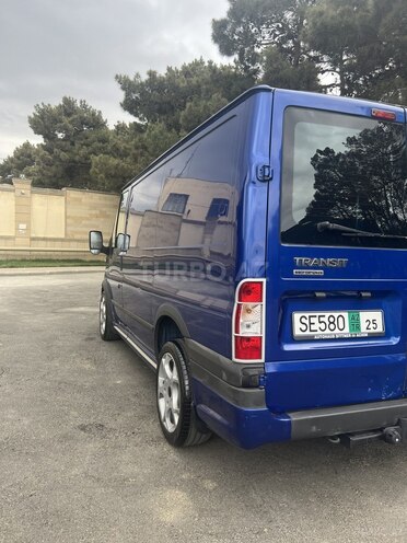 Ford Transit-9