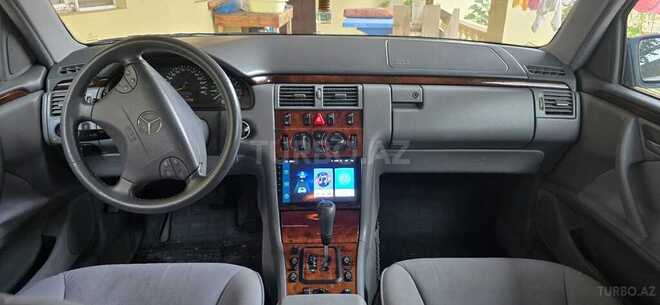 Mercedes E 280 1999, 257,000 km - 2.8 l - Bakı