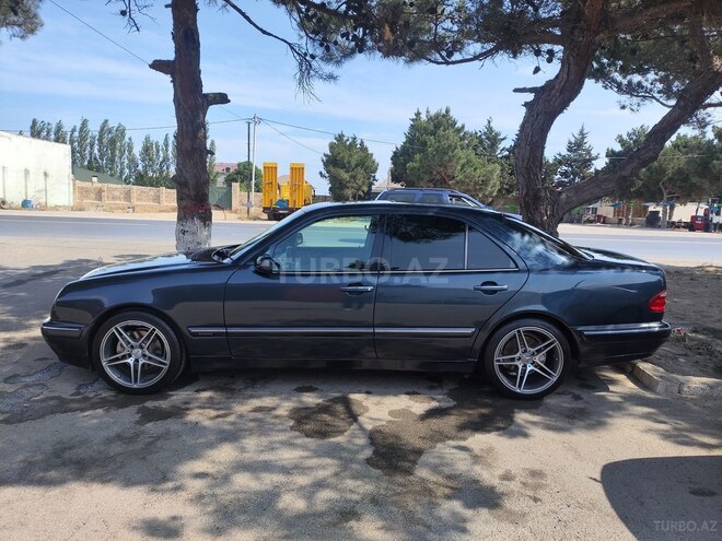 Mercedes E 280 1999, 257,000 km - 2.8 l - Bakı