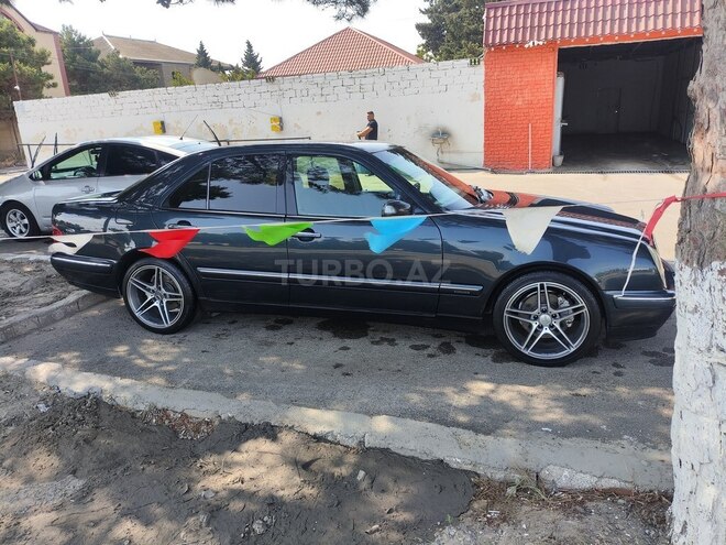 Mercedes E 280 1999, 257,000 km - 2.8 l - Bakı