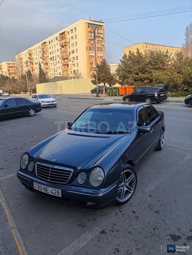 Mercedes E 280 1999, 257,000 km - 2.8 l - Bakı