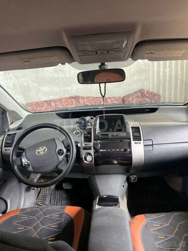 Toyota Prius-4