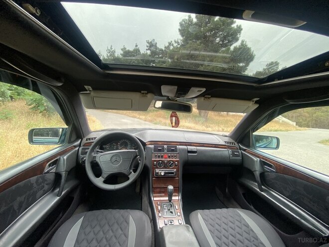 Mercedes E 240 1997, 212,151 km - 2.4 l - Bakı