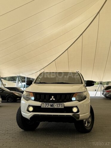 Mitsubishi L200-1