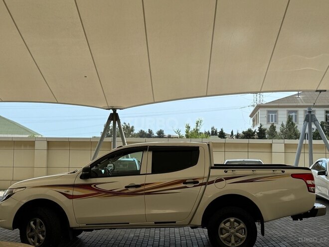 Mitsubishi L200-6