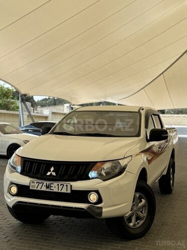 Mitsubishi L200-2
