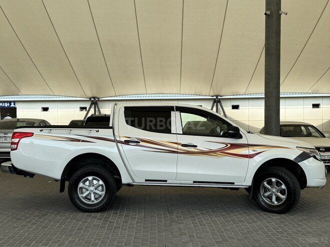 Mitsubishi L200-8