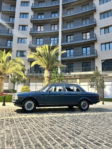 Mercedes E 200 1984, 150,000 km - 2.0 l - Bakı