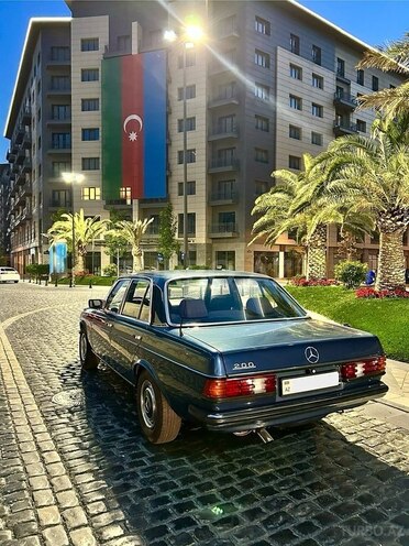 Mercedes E 200 1984, 150,000 km - 2.0 l - Bakı
