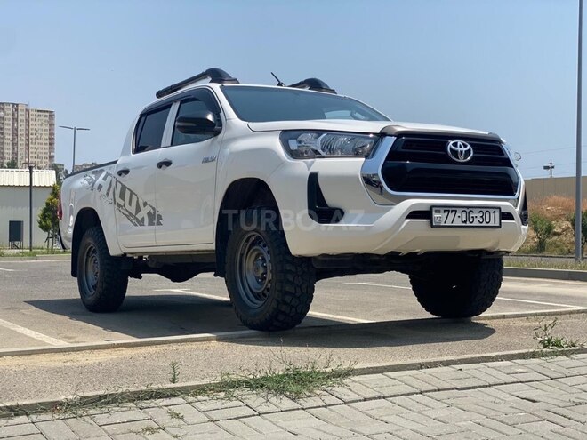 Toyota Hilux 2021, 178,000 km - 2.4 l - Bakı