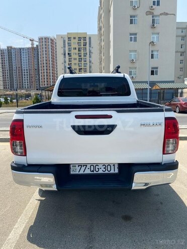 Toyota Hilux 2021, 178,000 km - 2.4 l - Bakı