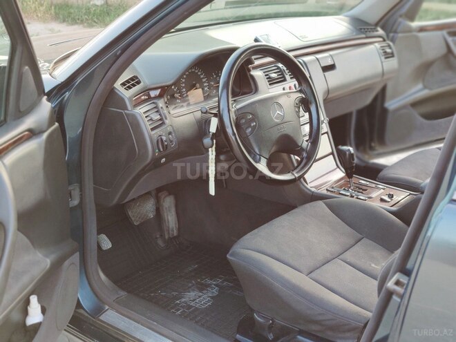 Mercedes E 270 2000, 379,000 km - 2.7 l - Sumqayıt