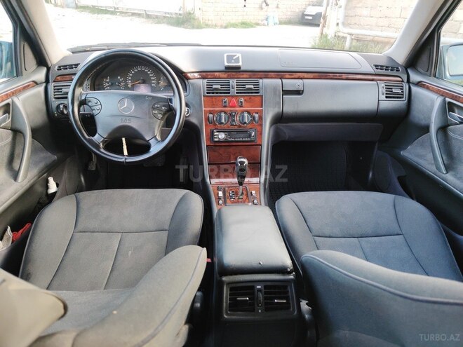 Mercedes E 270 2000, 379,000 km - 2.7 l - Sumqayıt
