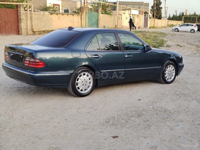 Mercedes E 270 2000, 379,000 km - 2.7 l - Sumqayıt