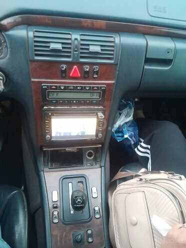 Mercedes E 220 d 1995, 22,222 km - 2.2 l - Bakı