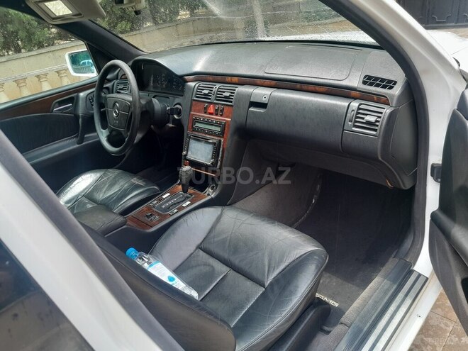 Mercedes E 220 d 1995, 22,222 km - 2.2 l - Bakı