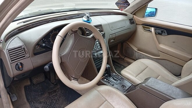 Mercedes C 280 1995, 245,000 km - 2.8 l - Qəbələ