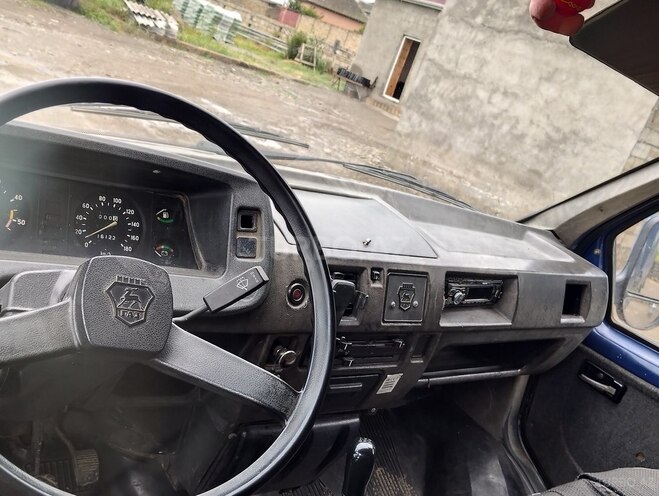 GAZ 33021 1997, 230,000 km - 2.4 l - Astara